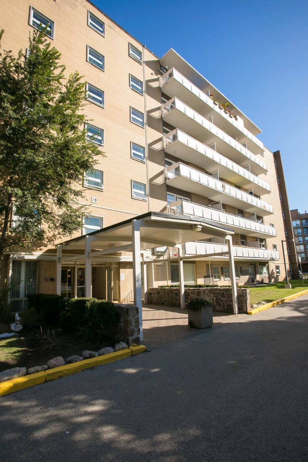 32 Carluke Cres, Toronto, ON M2L 2J3 — photo 2