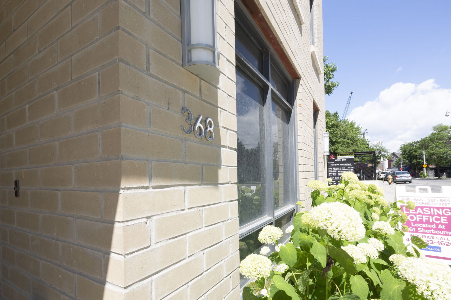561 Sherbourne St, Toronto, ON M4X 0A1 — photo 1