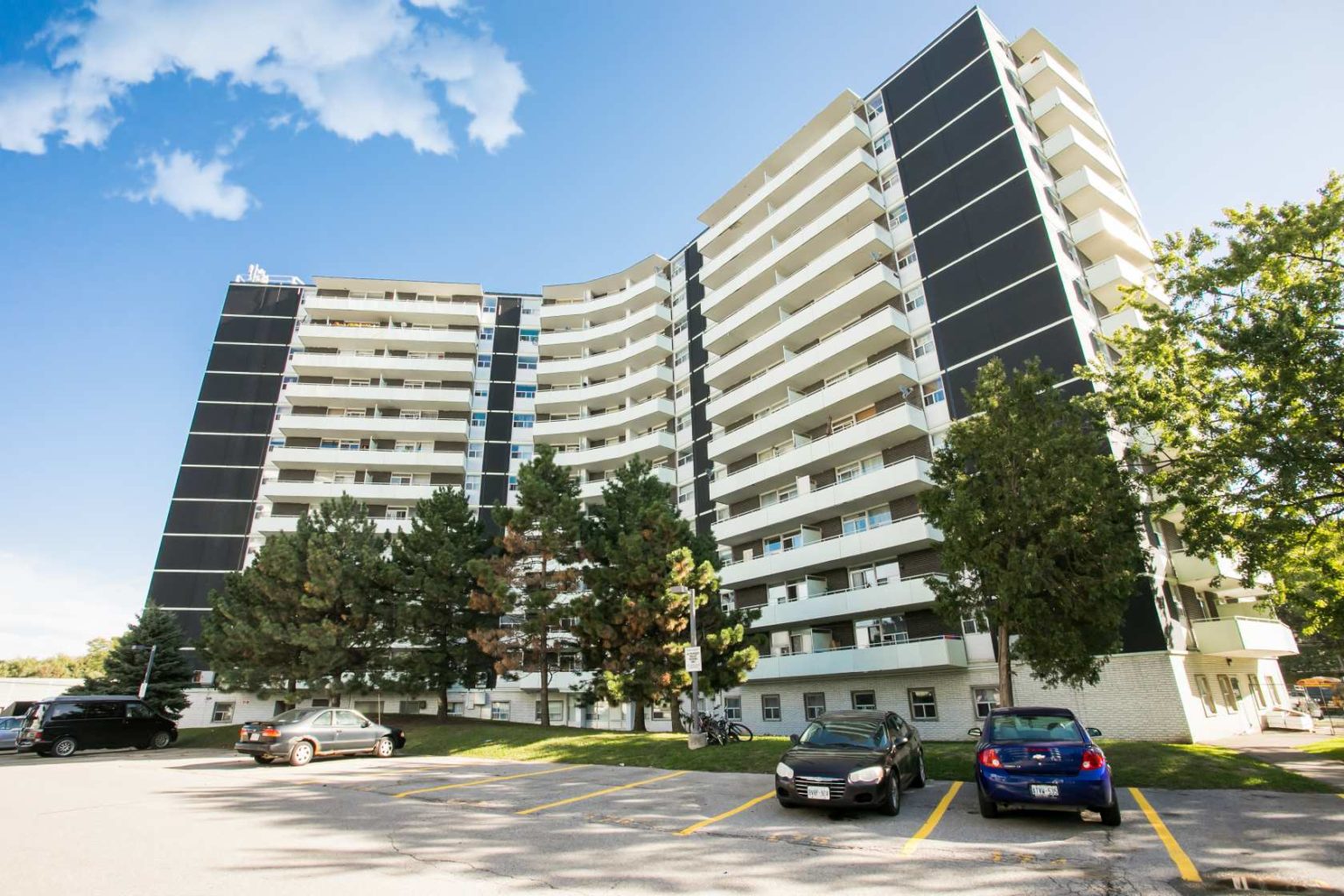 26 Carluke Crescent, North York, ON M2L 2J2 — photo 1