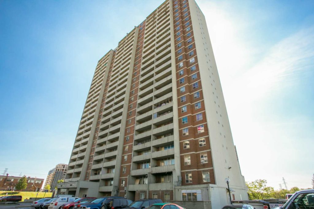 2405 Finch Ave W, North York, ON M9M 2X2 — photo 2