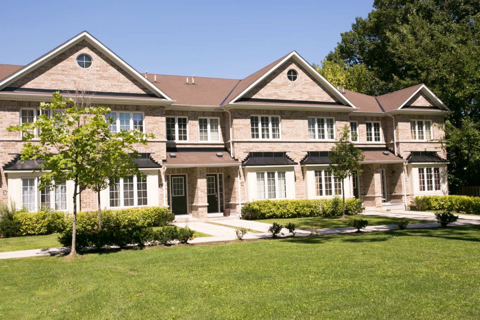 23-25 Harding Ave, North York, ON M6M 3A3 — photo 2