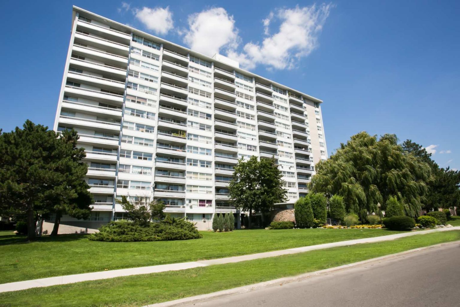 120 Shelborne Ave, North York, ON M6B 2M7 — photo 1